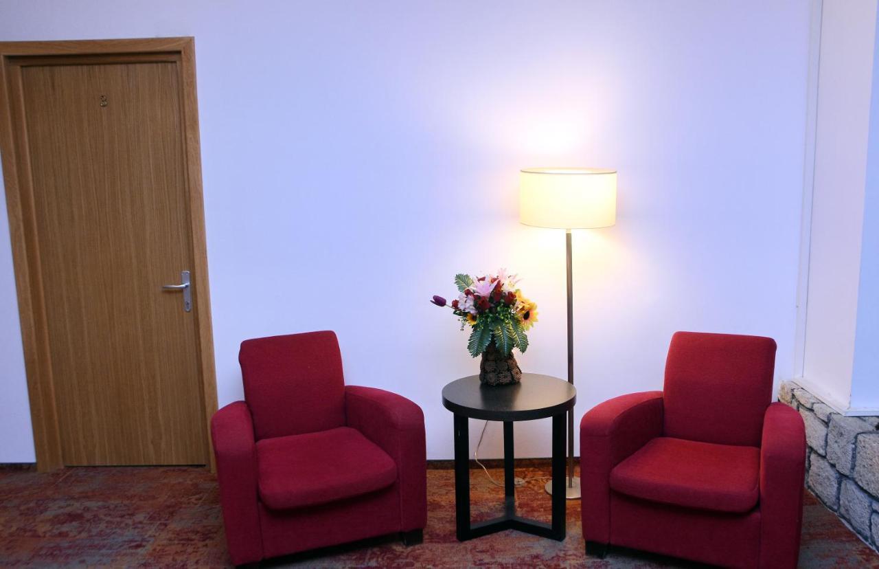 אפורי סוד Hotel Mercur מראה חיצוני תמונה