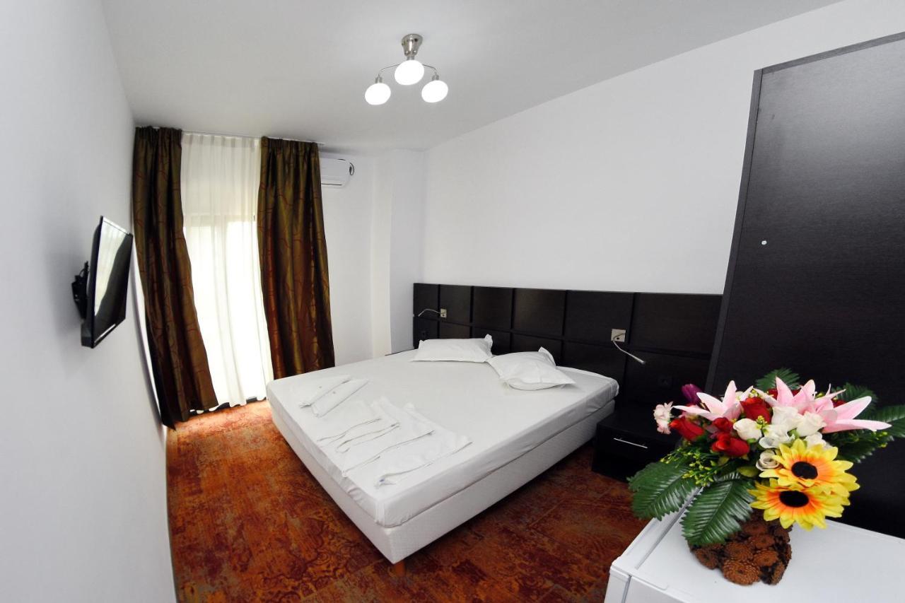 אפורי סוד Hotel Mercur מראה חיצוני תמונה